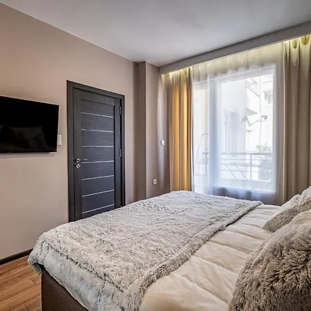 Lägenhet Luxury Redefined In City Center - Elevate Your In A Smart And Modern *