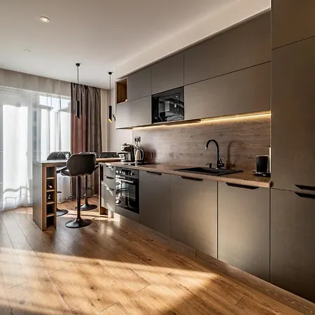 Lägenhet Luxury Redefined In City Center - Elevate Your In A Smart And Modern