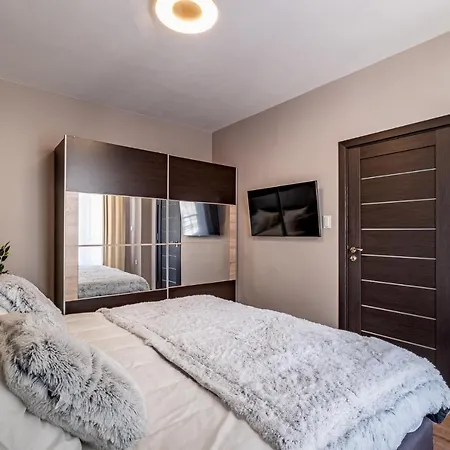 Lägenhet Luxury Redefined In City Center - Elevate Your In A Smart And Modern *
