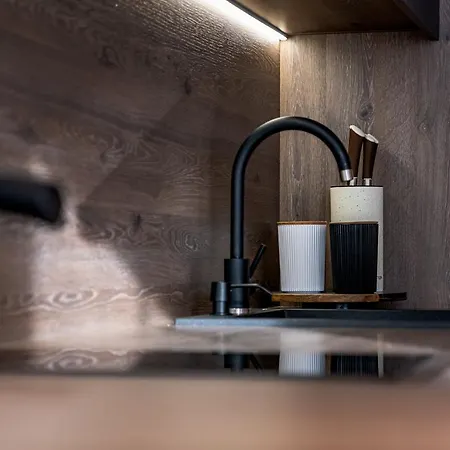 Luxury Redefined In Center - Elevate Your In A Smart And Modern Apartment