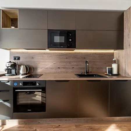 Luxury Redefined In Center - Elevate Your In A Smart And Modern Apartment