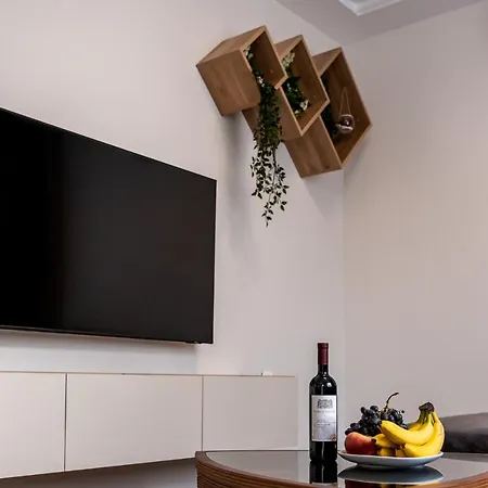 Luxury Redefined In Center - Elevate Your In A Smart And Modern Apartment